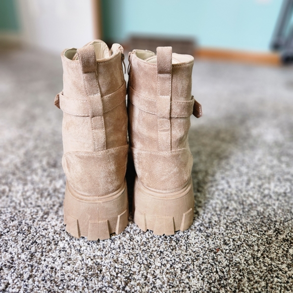 Platform - Picture 3 of 9